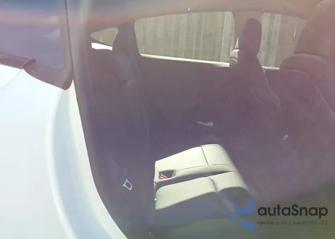 2024 Tesla Model Y Long Range Dual Motor All-Wheel Drive из США, поврежденный, VIN 7SAYGDEE0RA271052